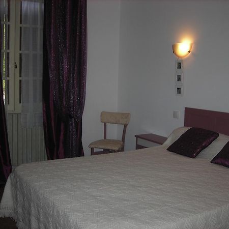 Chambres D'Hotes Et Gite Chastrusse Lanzac Room photo